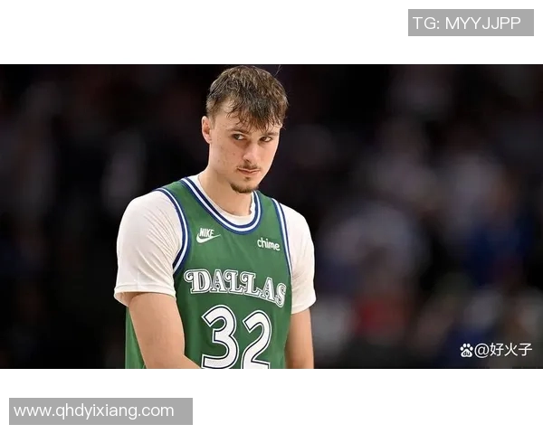 勇士队格林警告小牛队新秀库珀·弗拉格在控球后卫位置上的表现 勇士队格林警告小牛队新秀库珀·弗拉格在控球后卫位置上的表现