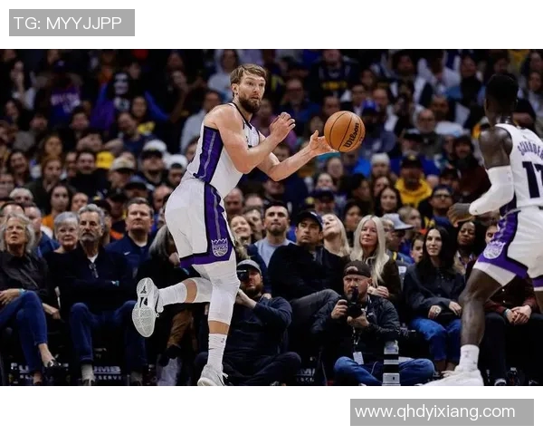 爱德华兹失误掉球，约基奇反击得分助掘金领先