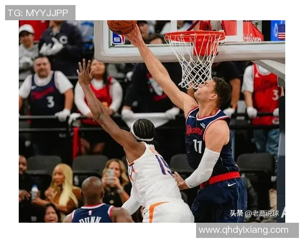 杨毅：哈登和小卡身边要有能防能冲的球员 但快船实在暮鼓晨钟